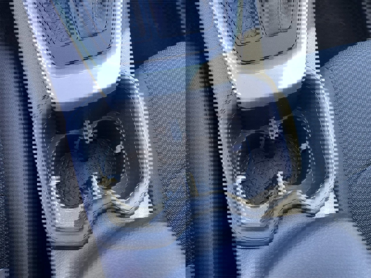 Used 2022 Toyota RAV4 LE image 19