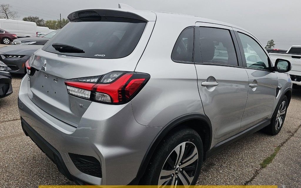Used 2024 Mitsubishi Outlander Sport SE image 2