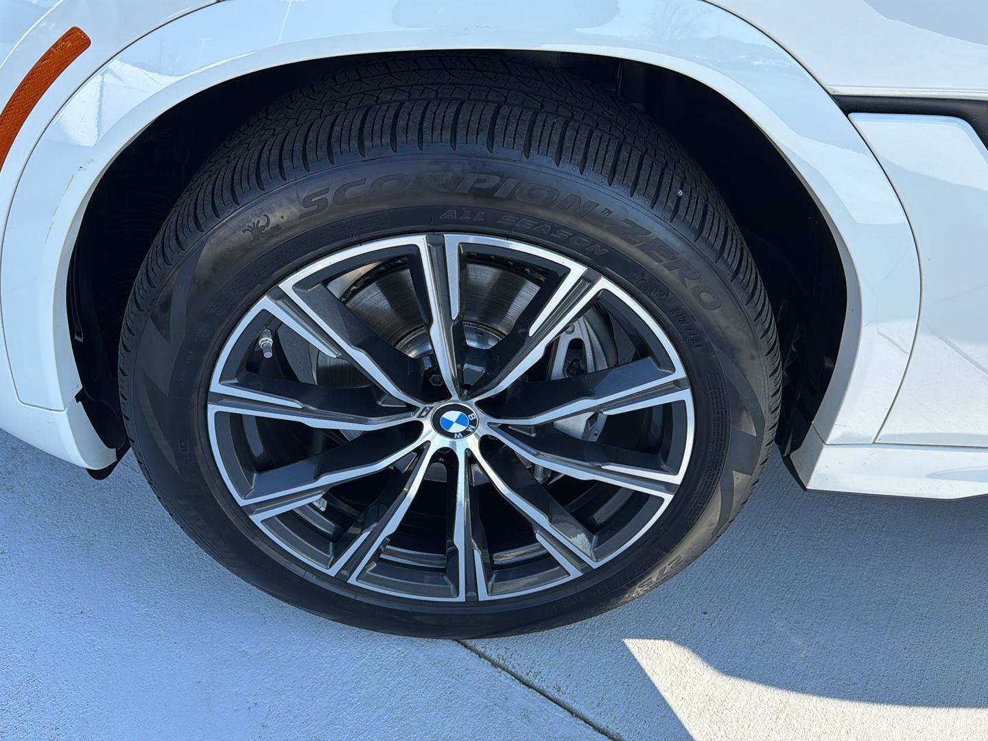 Certified 2024 BMW X6 xDrive40i w/ Premium Package image 31