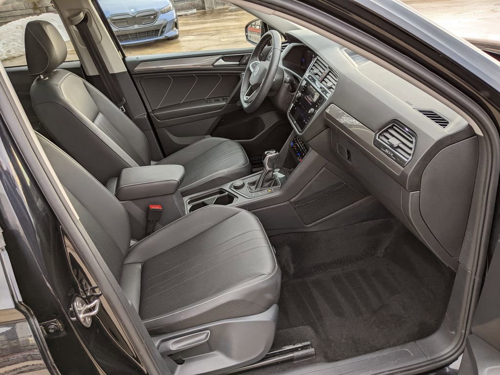 Used 2023 Volkswagen Tiguan SE image 22