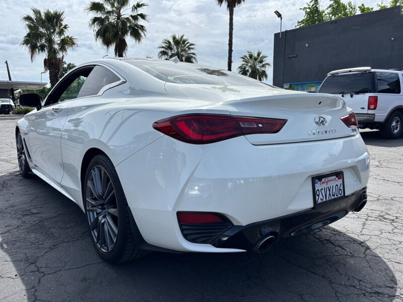 Used 2017 INFINITI Q60 Red Sport 400 RWD image 6