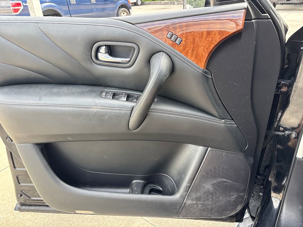 Used 2016 INFINITI QX80 2WD w/ Deluxe Technology Package image 16