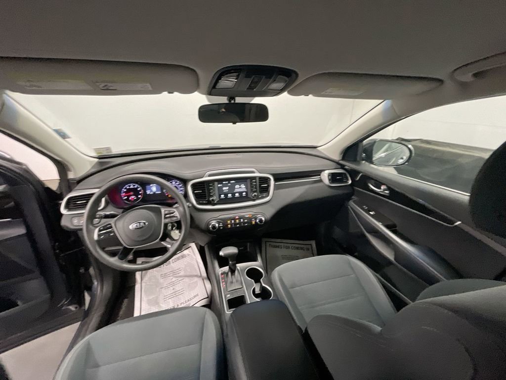 Used 2019 Kia Sorento LX image 18