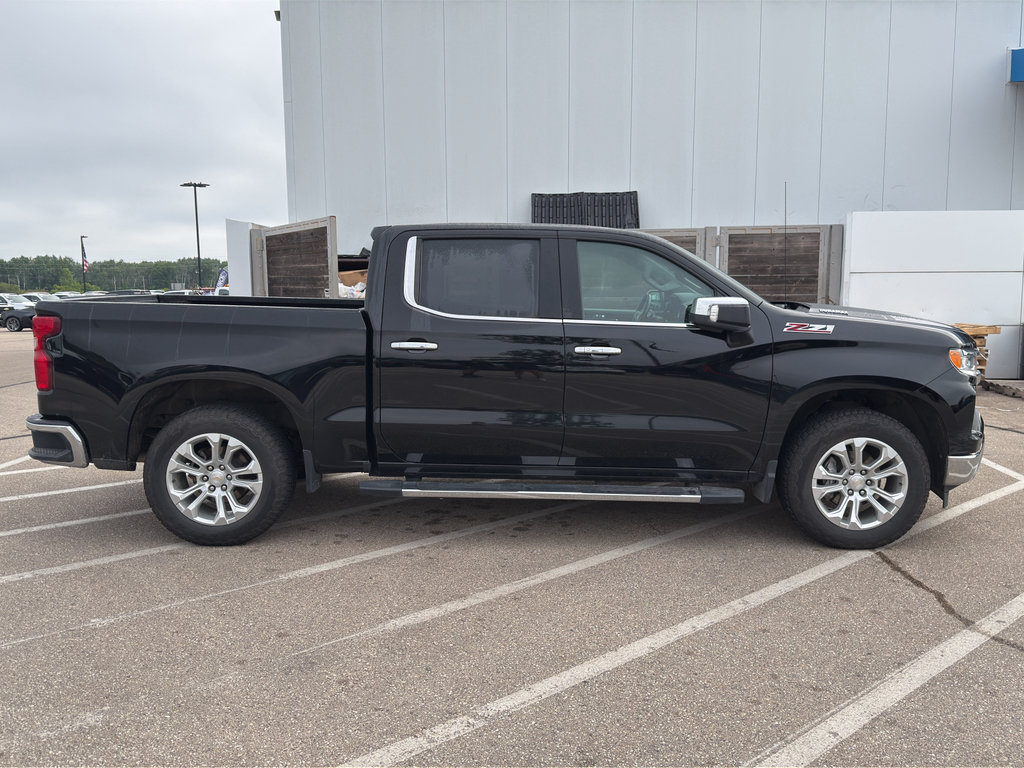 Used 2023 Chevrolet Silverado 1500 LTZ w/ Technology Package AWD/4WD image 7
