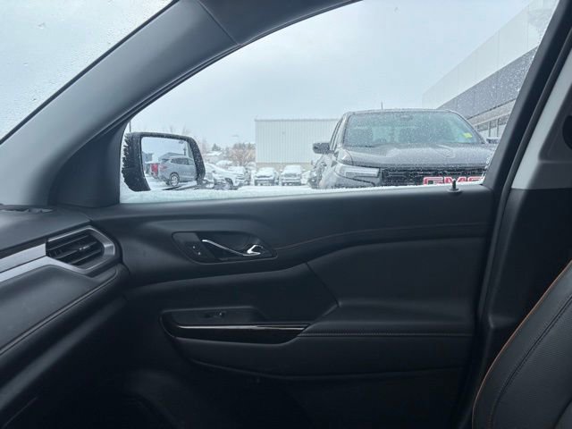 Used 2023 GMC Acadia AT4 w/ Preferred Package image 10