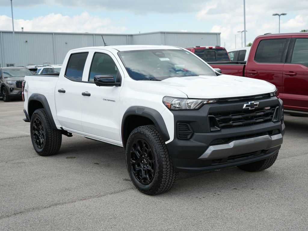 Used 2026 Chevrolet Colorado Trail Boss AWD/4WD image 3