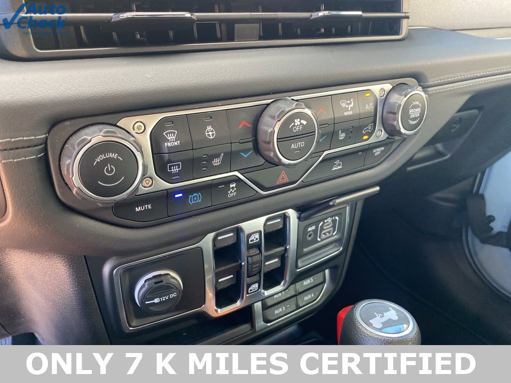 Used 2024 Jeep Wrangler Unlimited Sahara image 39