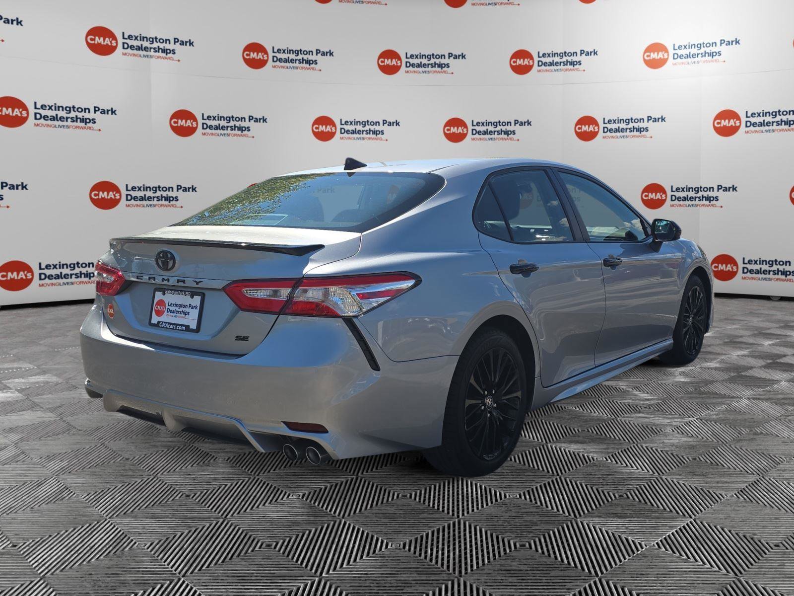 Used 2020 Toyota Camry SE FWD image 7