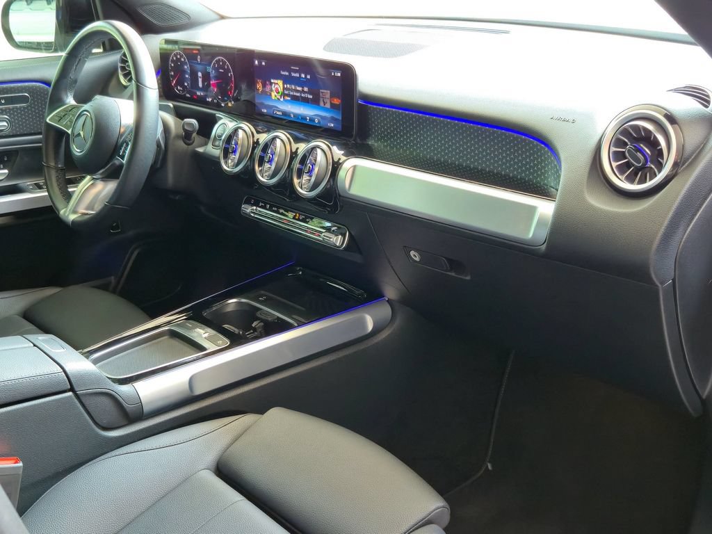 Used 2024 Mercedes-Benz GLB 250 image 34