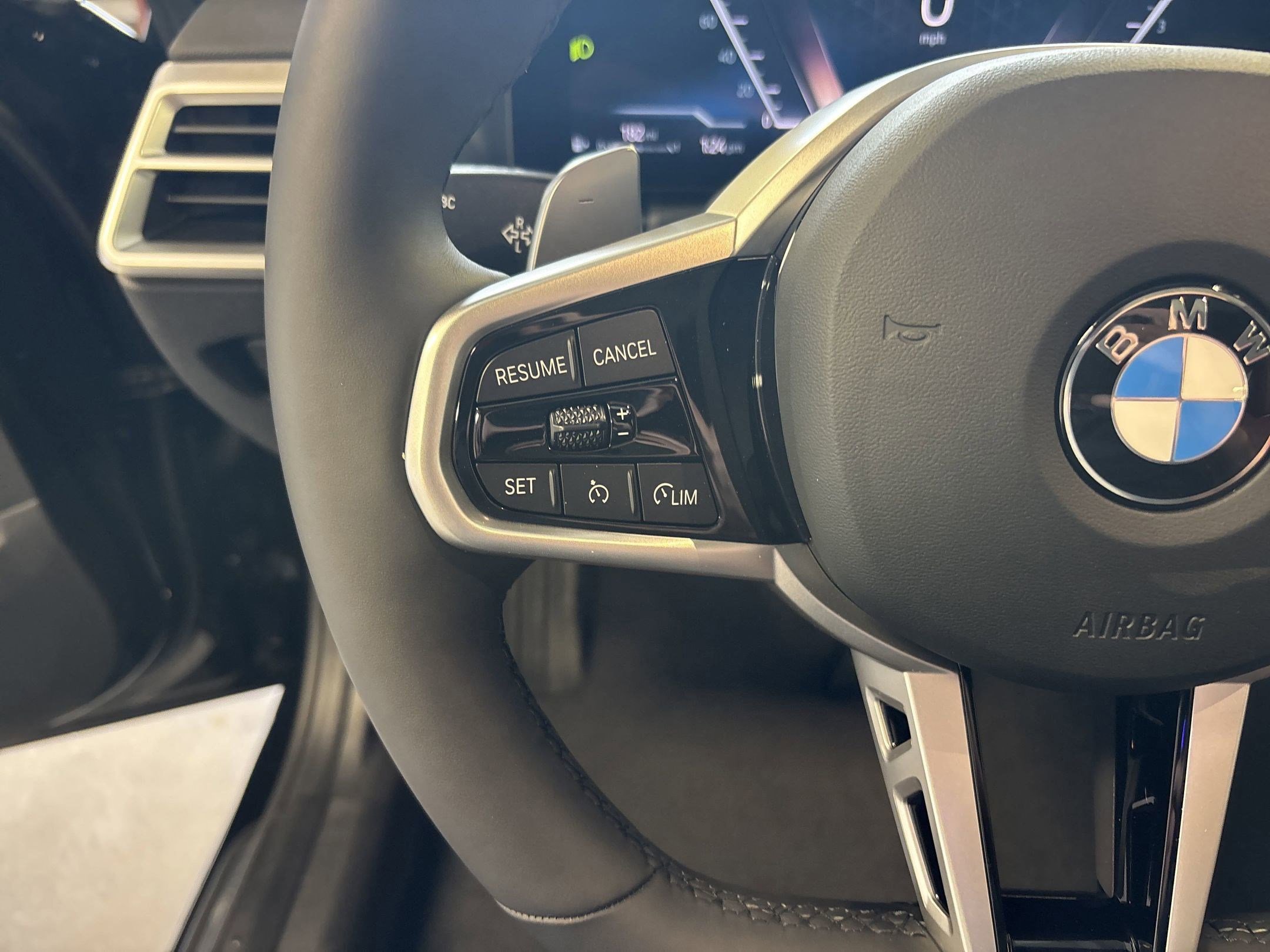 Used 2025 BMW 330i Sedan w/ M Sport Package image 16