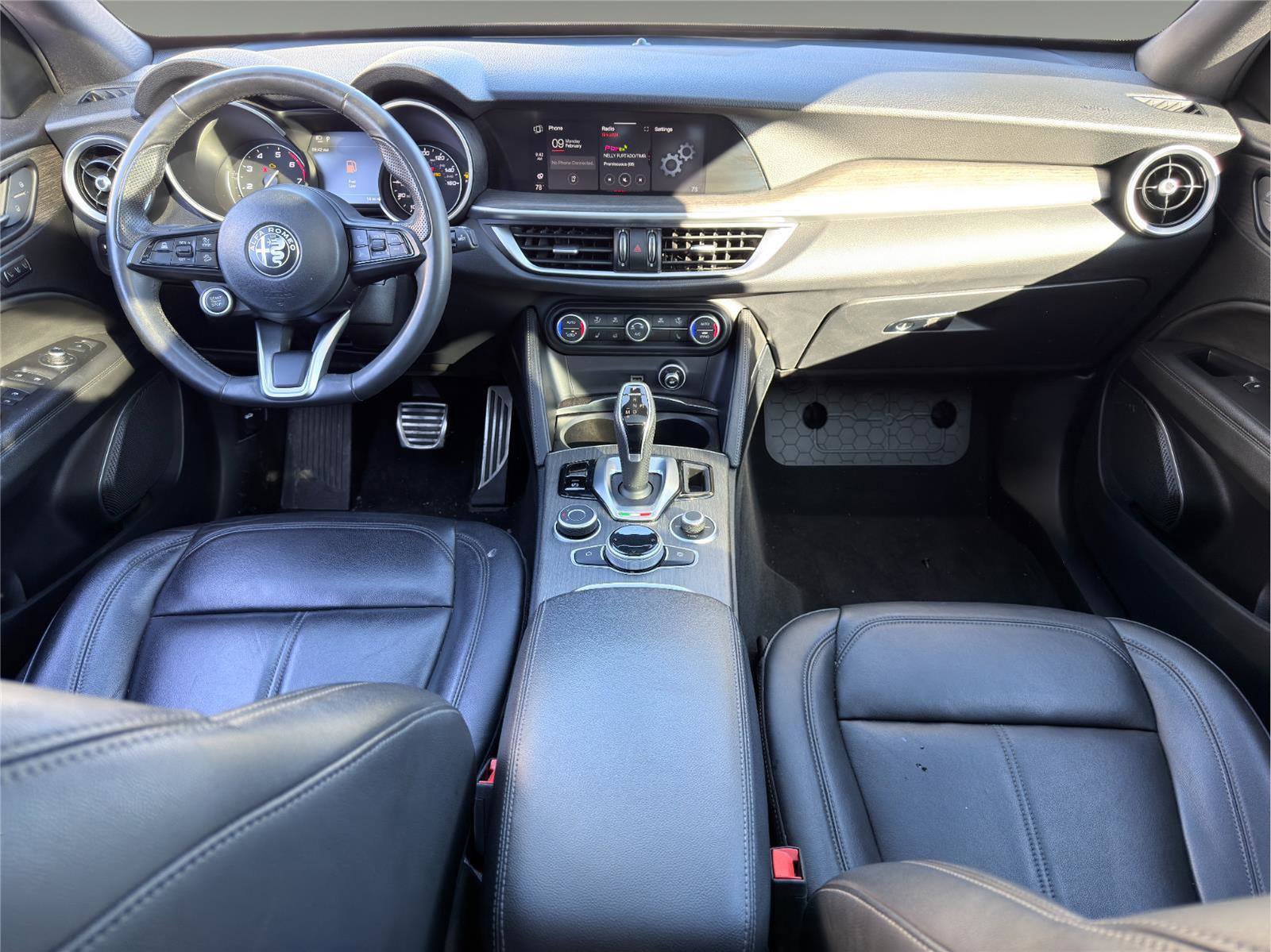 Used 2023 Alfa Romeo Stelvio Ti image 18