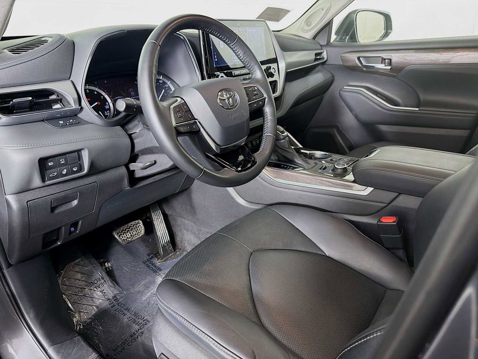 Used 2021 Toyota Highlander Platinum AWD/4WD image 9