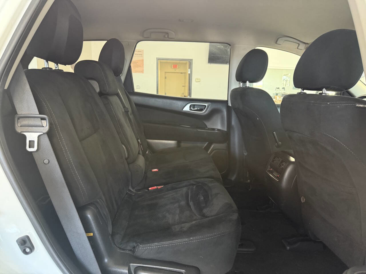 Used 2015 Nissan Pathfinder SL AWD/4WD image 21