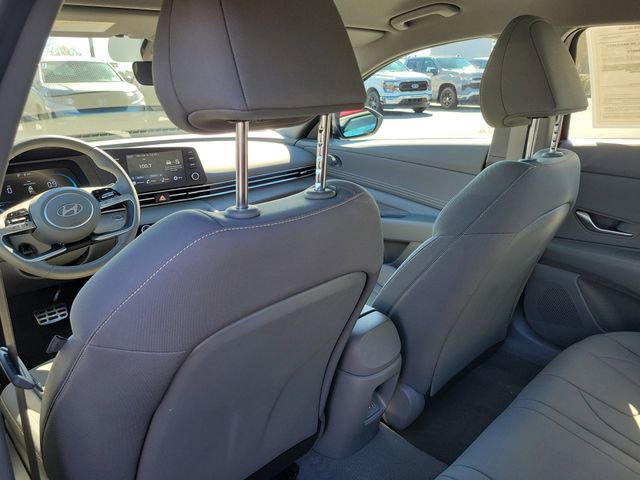 Used 2025 Hyundai Elantra Sport image 12
