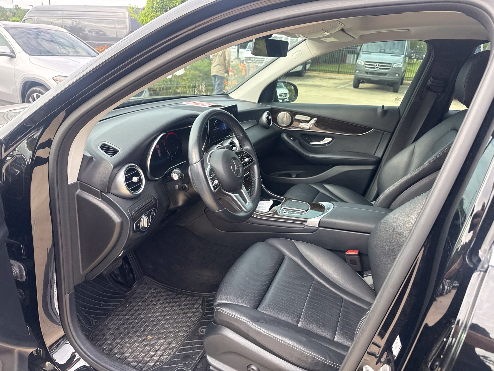 Used 2021 Mercedes-Benz GLC 300 image 9