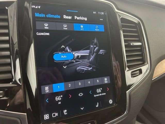 Used 2023 Volvo XC90 B6 Plus image 24