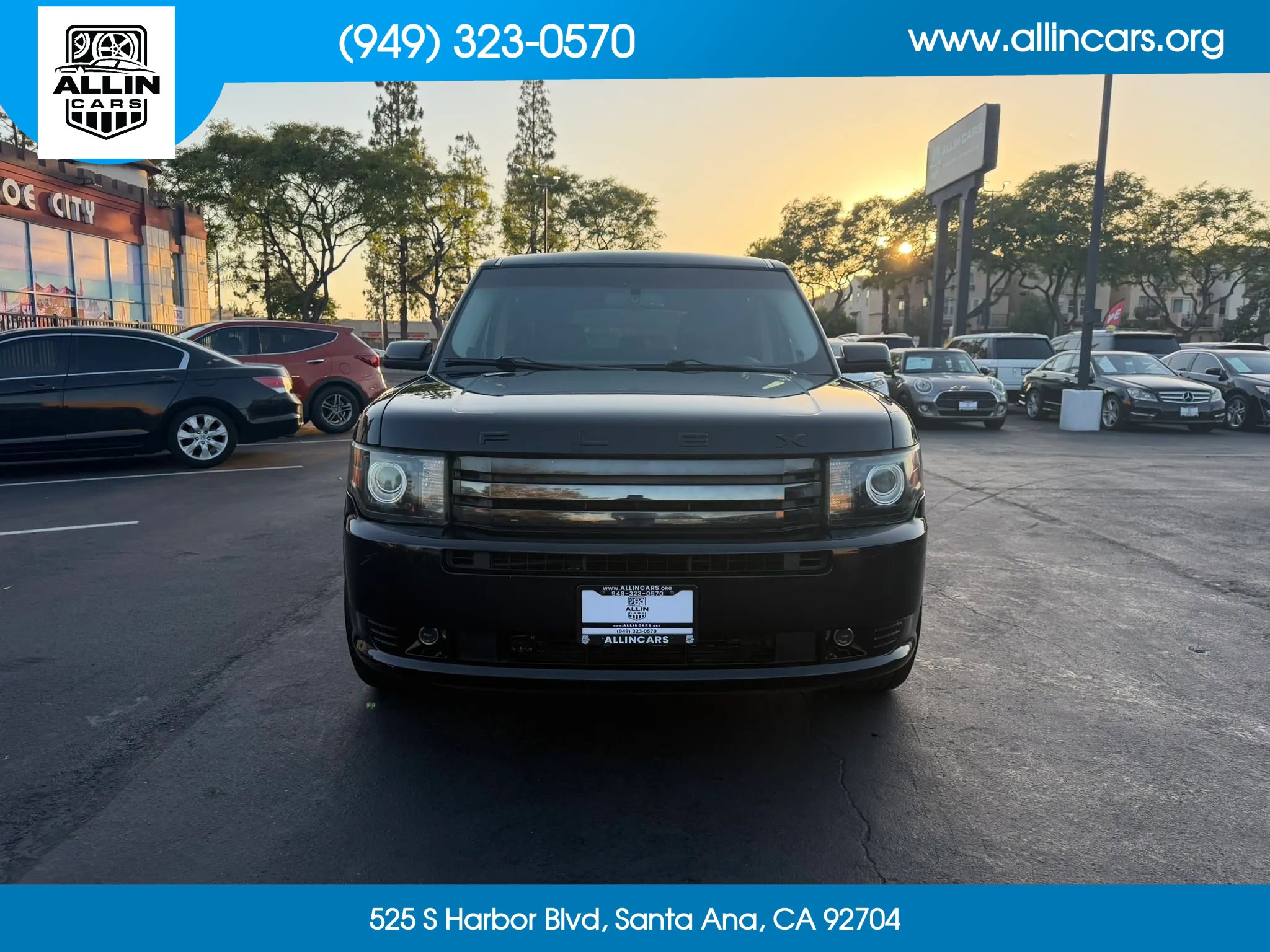 Used 2011 Ford Flex Titanium FWD image 2