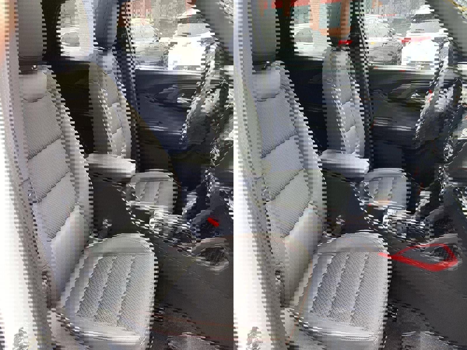 Certified 2022 Chevrolet TrailBlazer RS w/ Sun and Liftgate Package AWD/4WD image 31