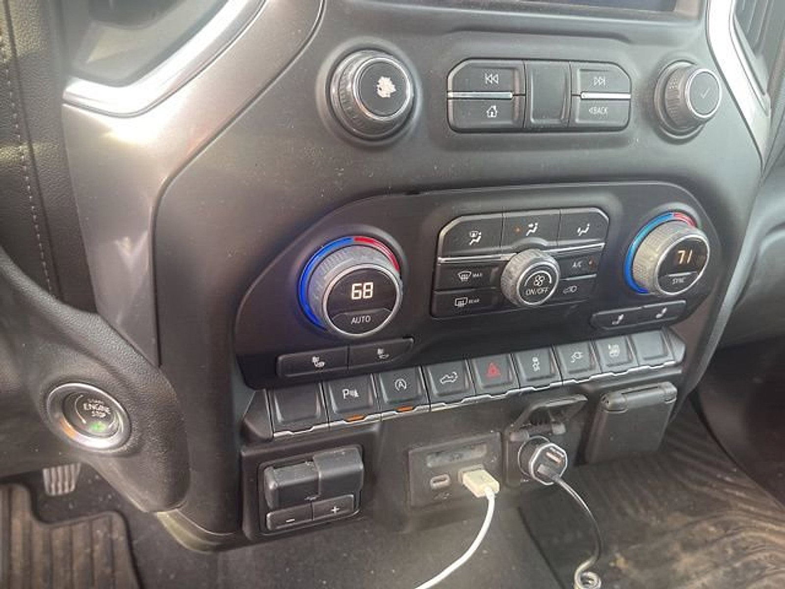 Used 2020 Chevrolet Silverado 1500 LT w/ All-Star Edition image 15