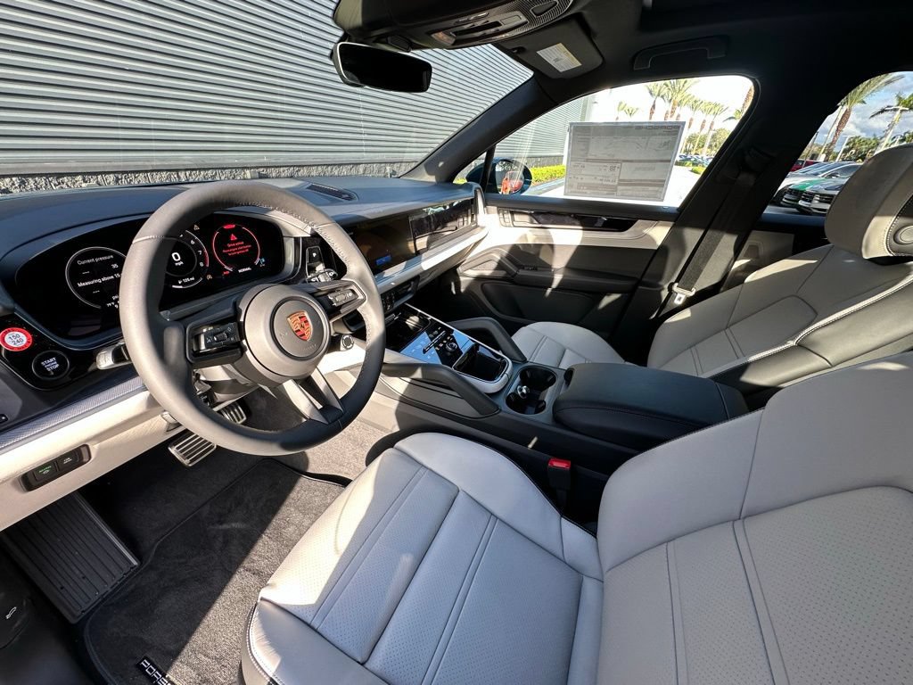 Certified 2026 Porsche Cayenne S AWD/4WD image 4