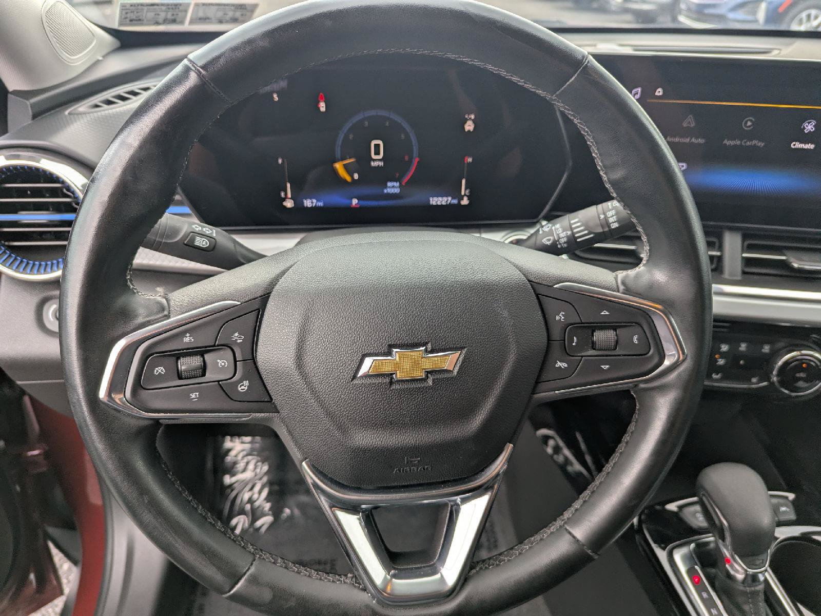 Used 2025 Chevrolet Trax LT w/ Driver Confidence Package FWD image 18
