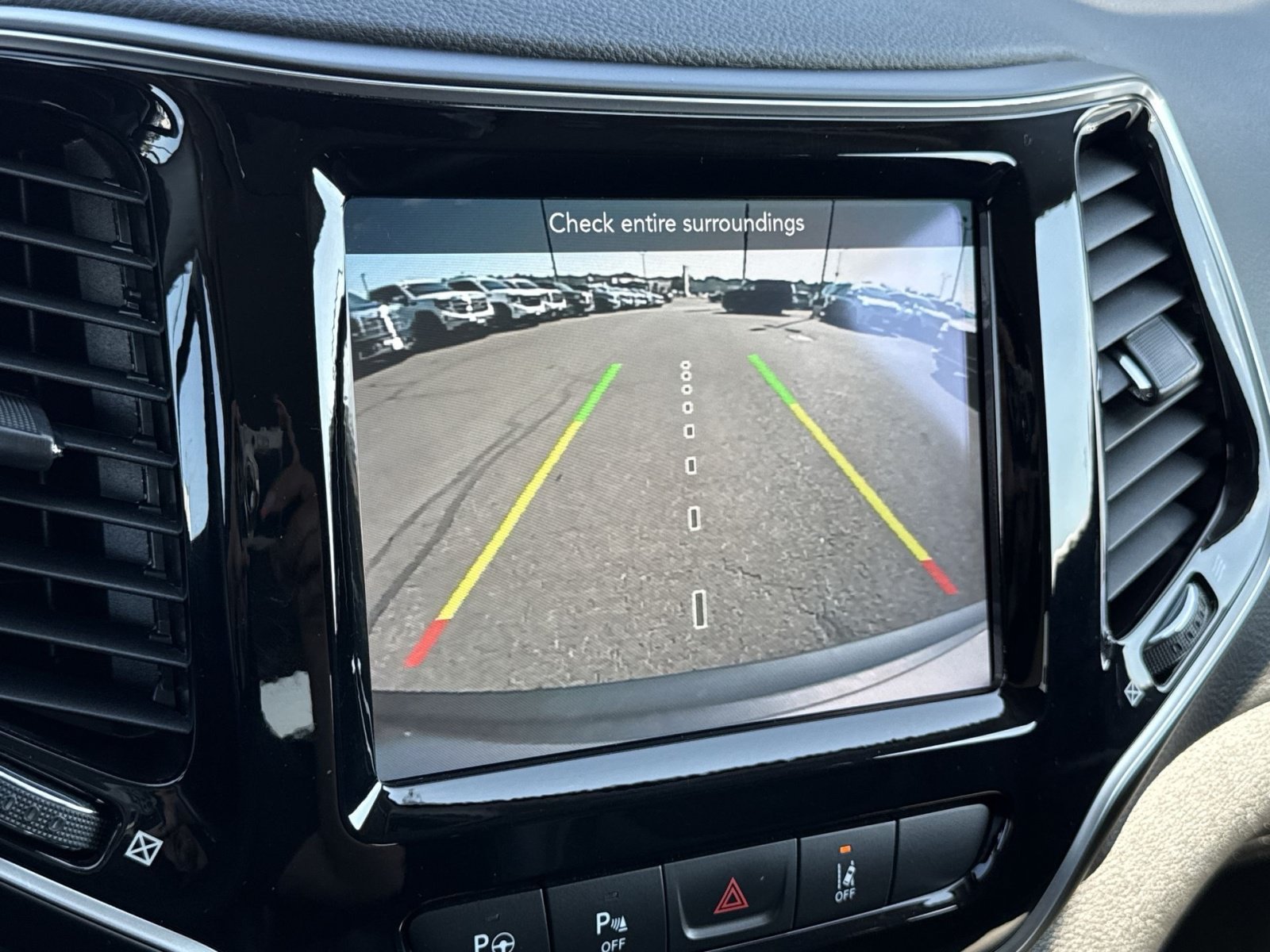 Used 2021 Jeep Cherokee Limited AWD/4WD image 19