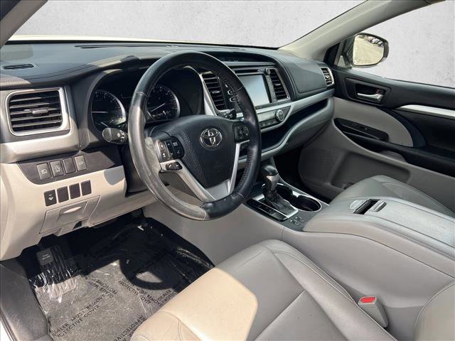 Certified 2017 Toyota Highlander XLE image 9