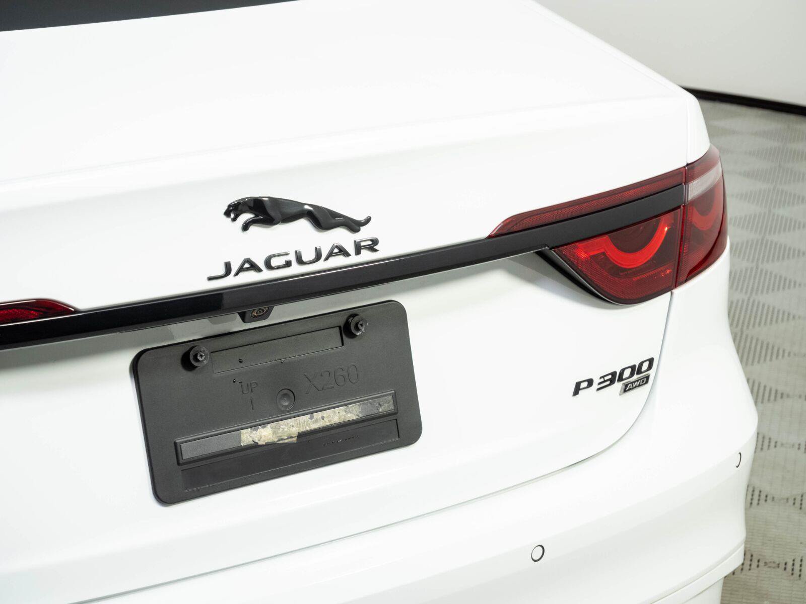 Used 2022 Jaguar XF R-Dynamic SE AWD/4WD image 37