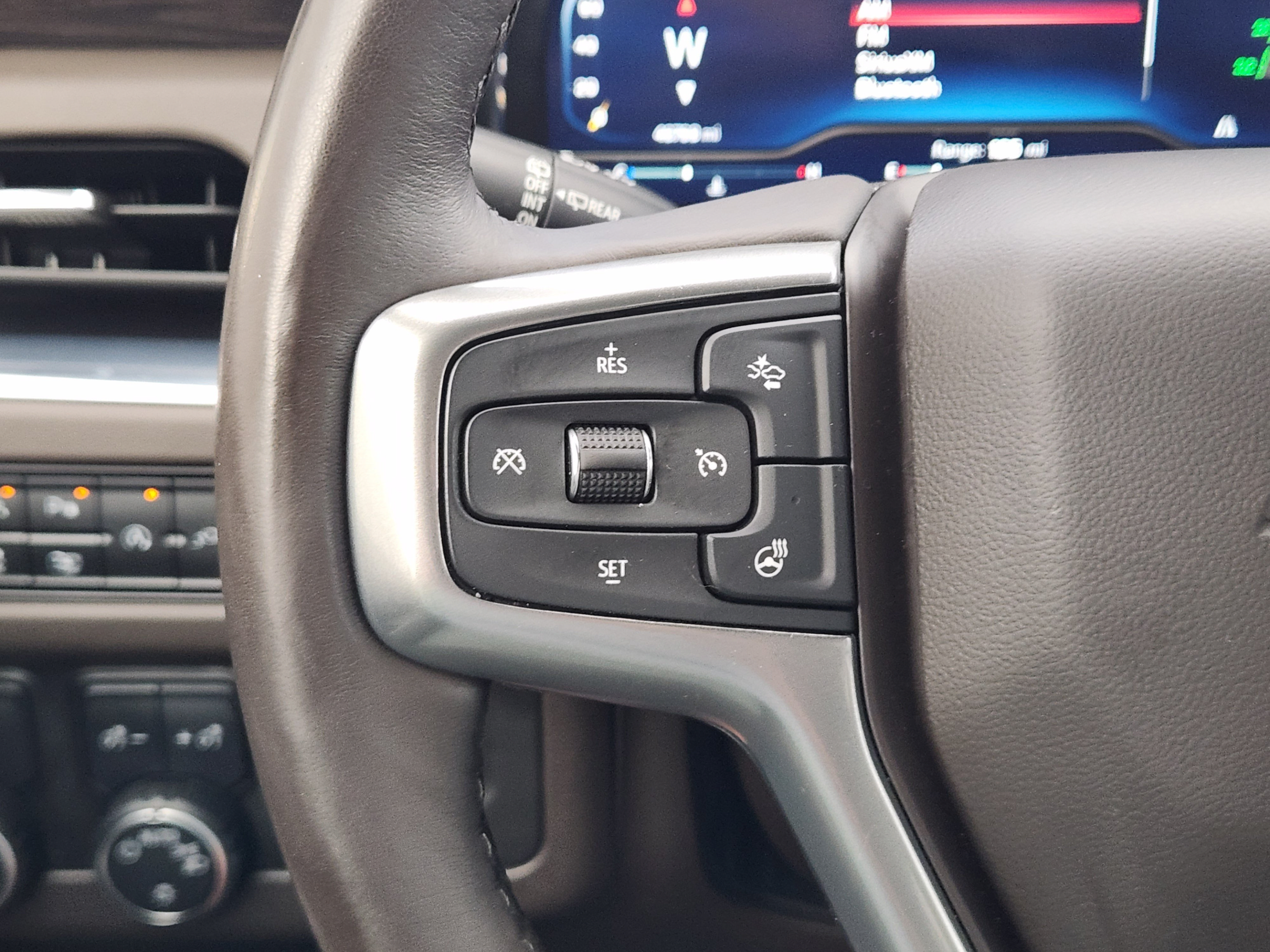Used 2022 Chevrolet Tahoe LT w/ Luxury Package RWD image 23
