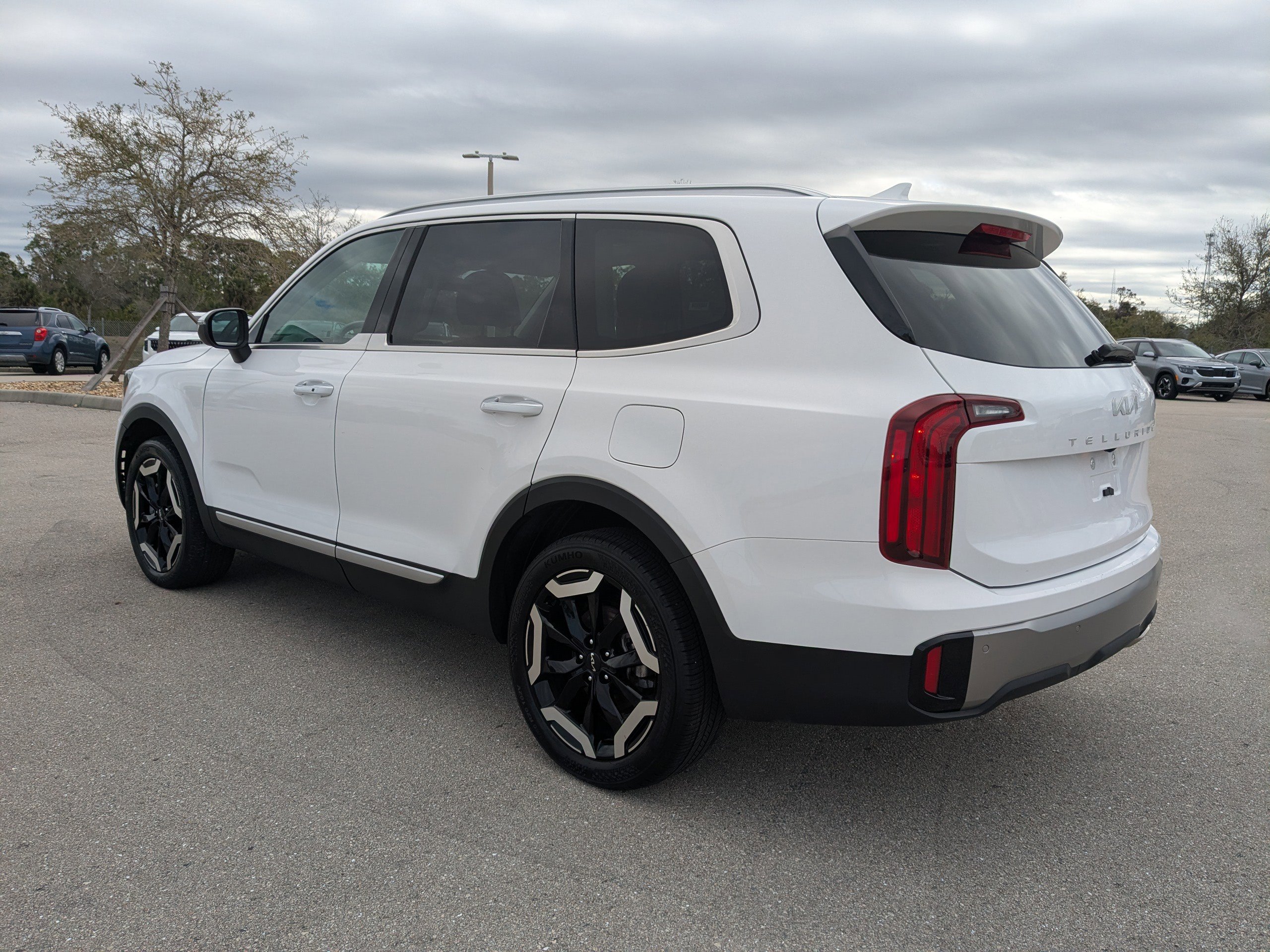 Certified 2025 Kia Telluride S image 7