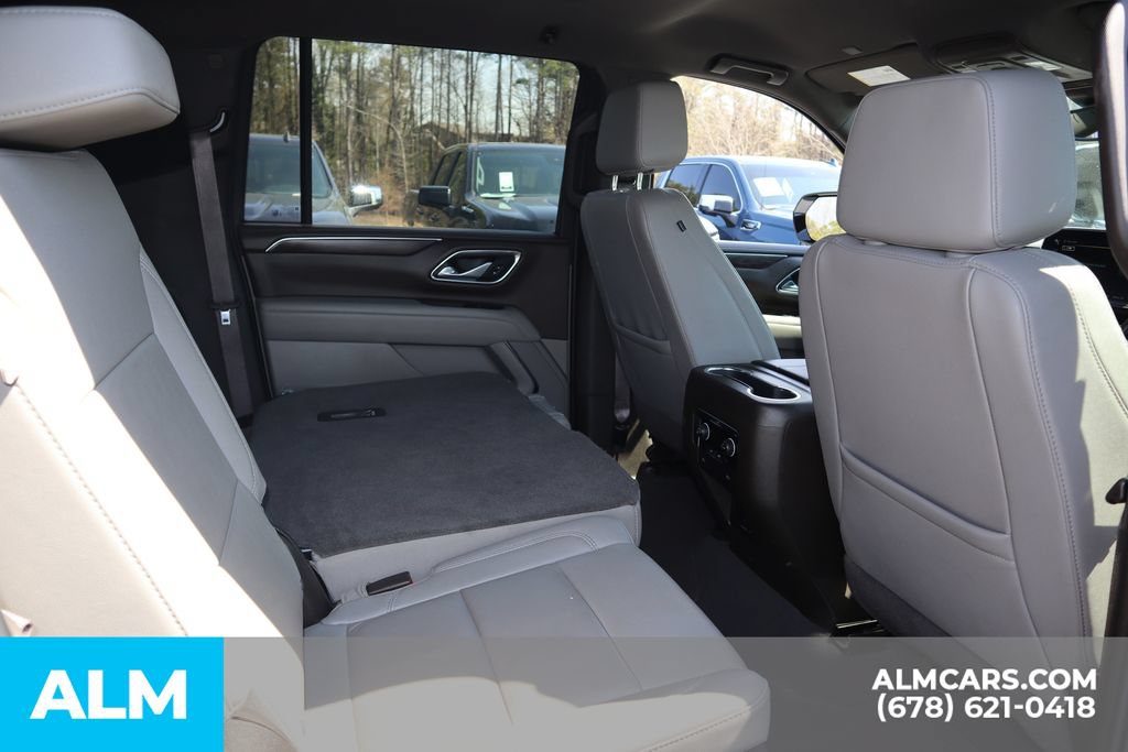 Used 2024 Chevrolet Suburban LT RWD image 25