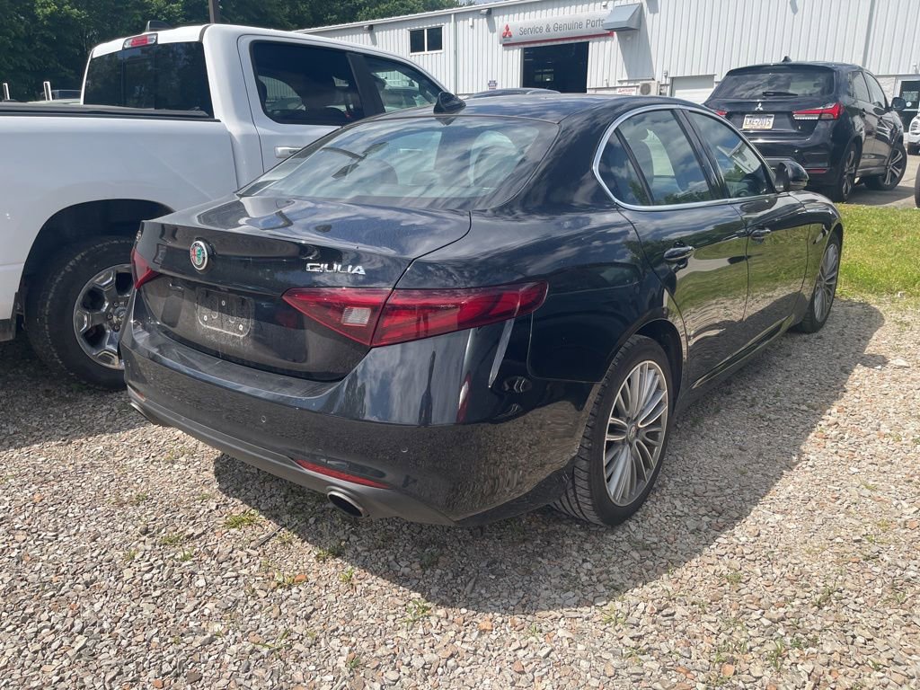 Used 2019 Alfa Romeo Giulia Ti w/ Quick Order Package 22X Lusso AWD/4WD image 2