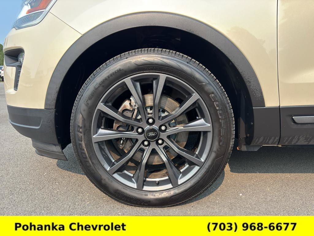 Used 2018 Ford Explorer XLT w/ Equipment Group 202A AWD/4WD image 27