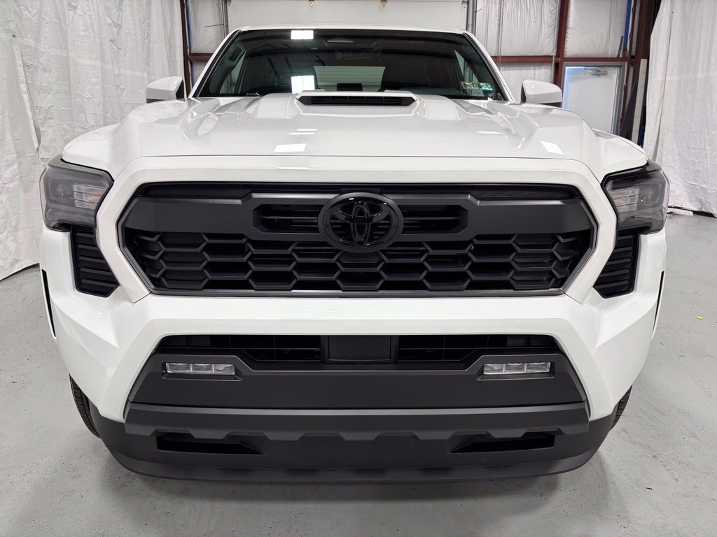 Used 2026 Toyota Tacoma TRD Sport AWD/4WD image 2