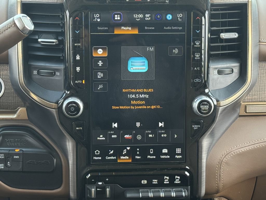 Used 2024 RAM 3500 Limited w/ Towing Technology Group image 20