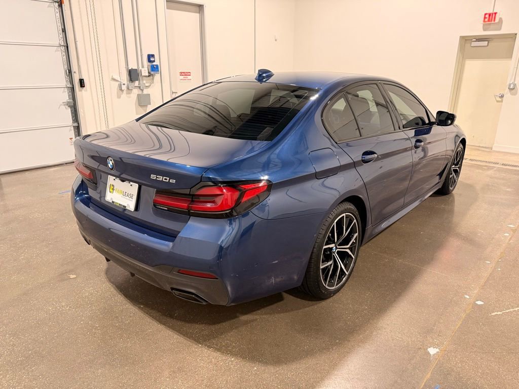 Used 2021 BMW 530e w/ M Sport Package RWD image 5