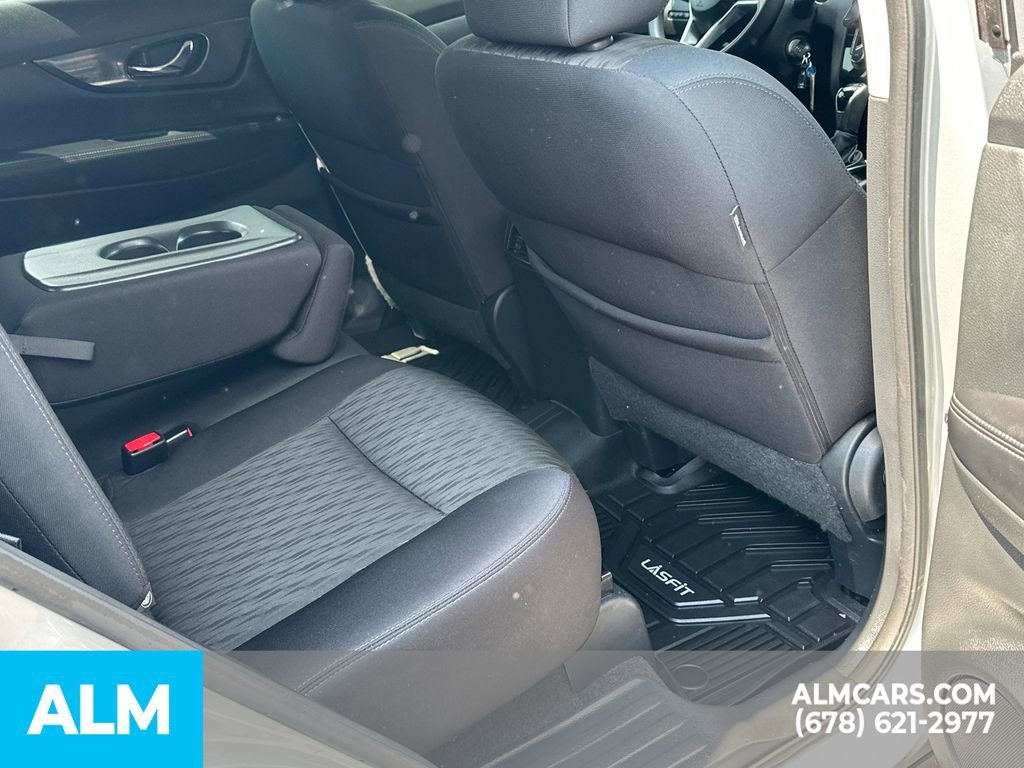 Used 2017 Nissan Rogue S AWD/4WD image 18