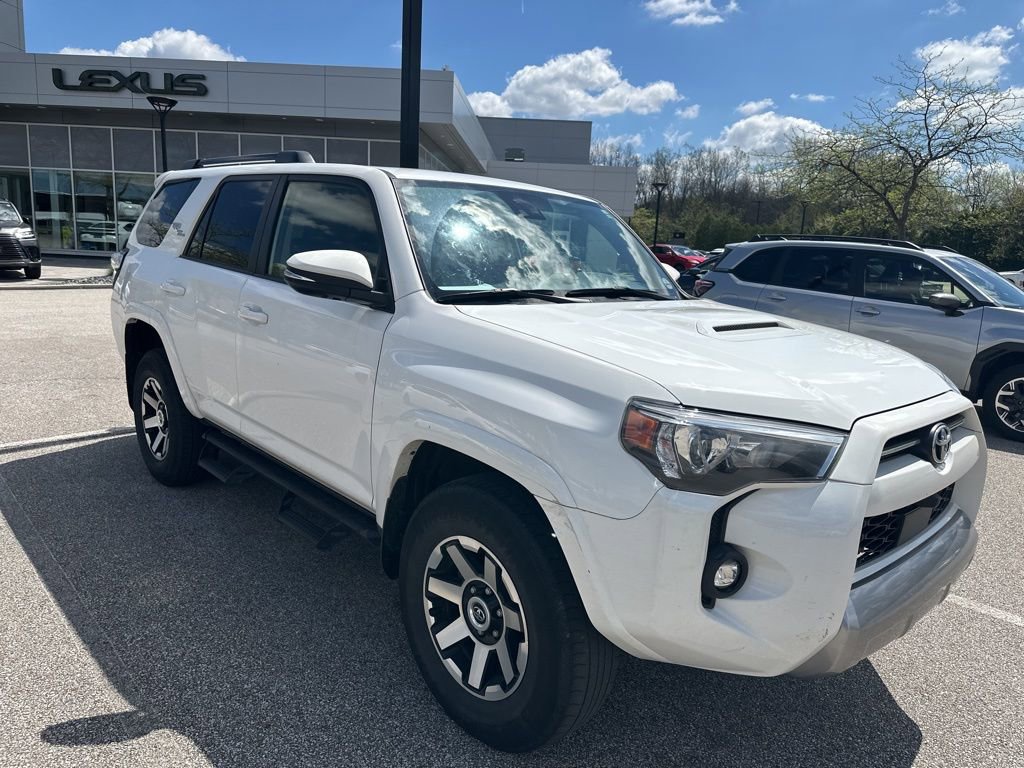 Used 2022 Toyota 4Runner TRD Off-Road Premium AWD/4WD image 2