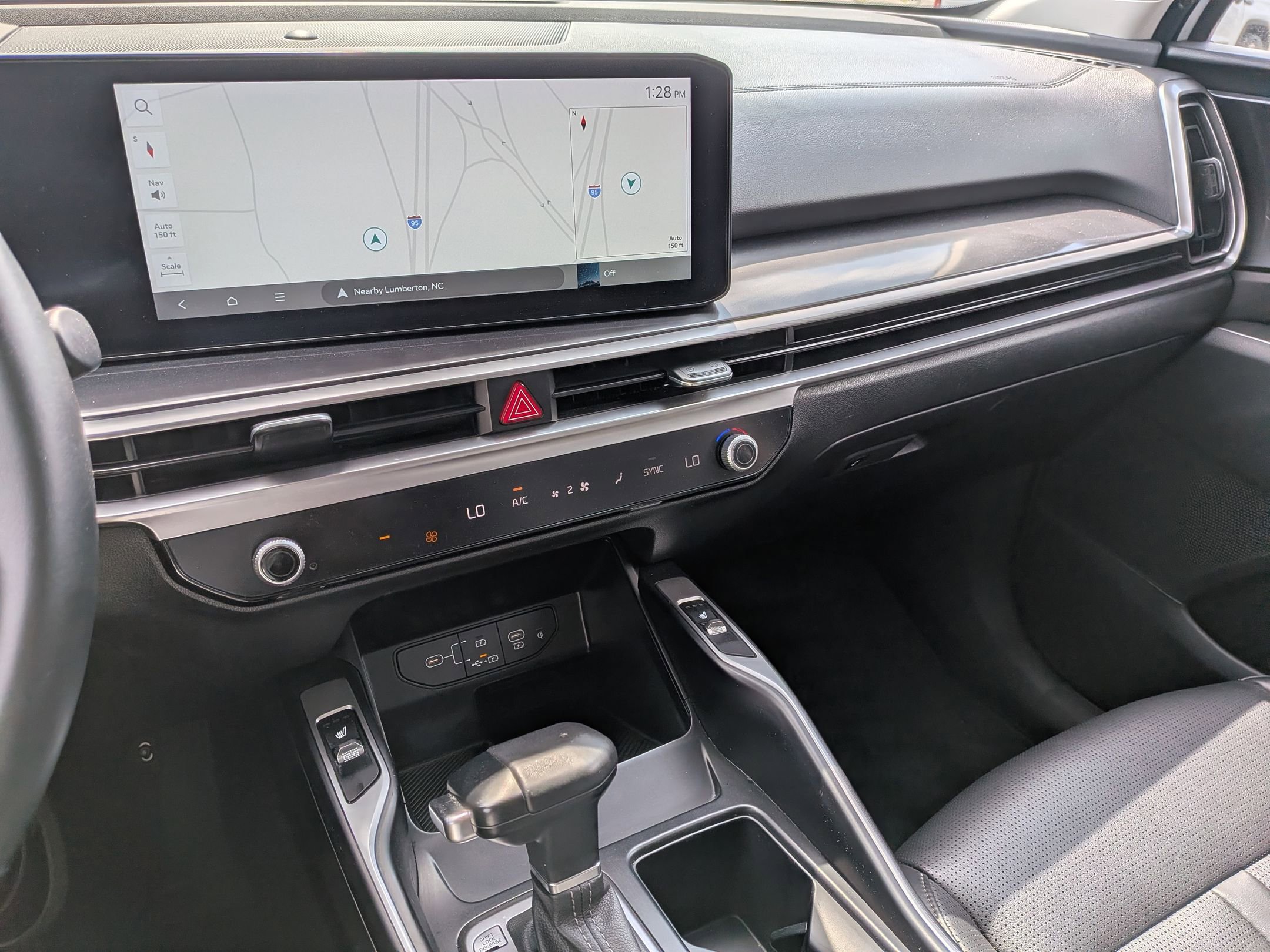 Used 2024 Kia Sorento S image 22