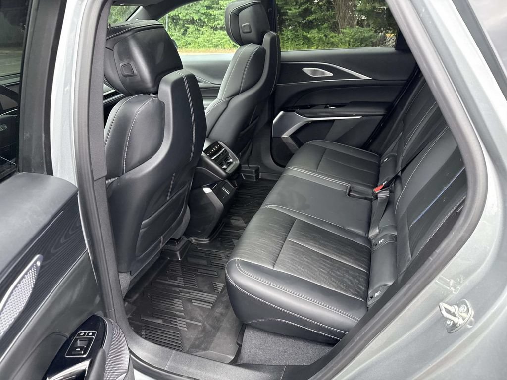 Certified 2025 Cadillac Lyriq Luxury w/ LPO, Floor Liner Package AWD/4WD image 10