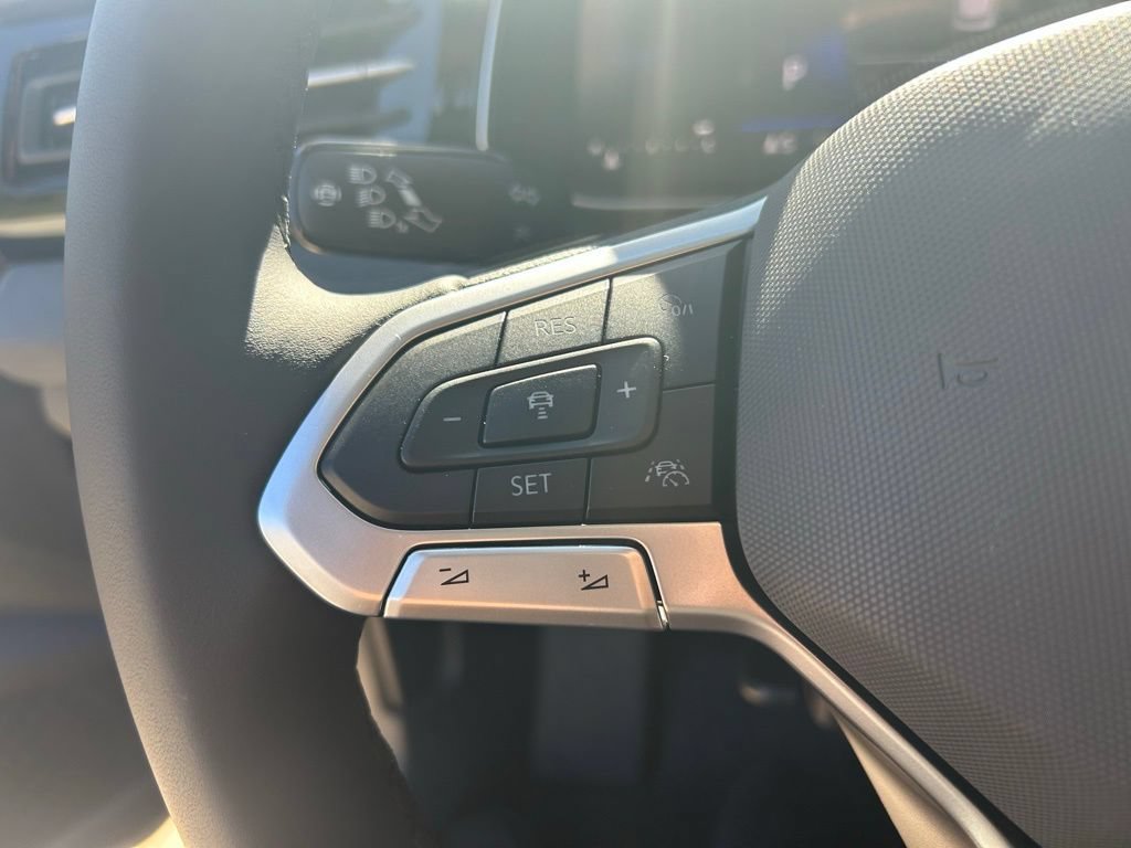New 2026 Volkswagen Jetta SE FWD image 17