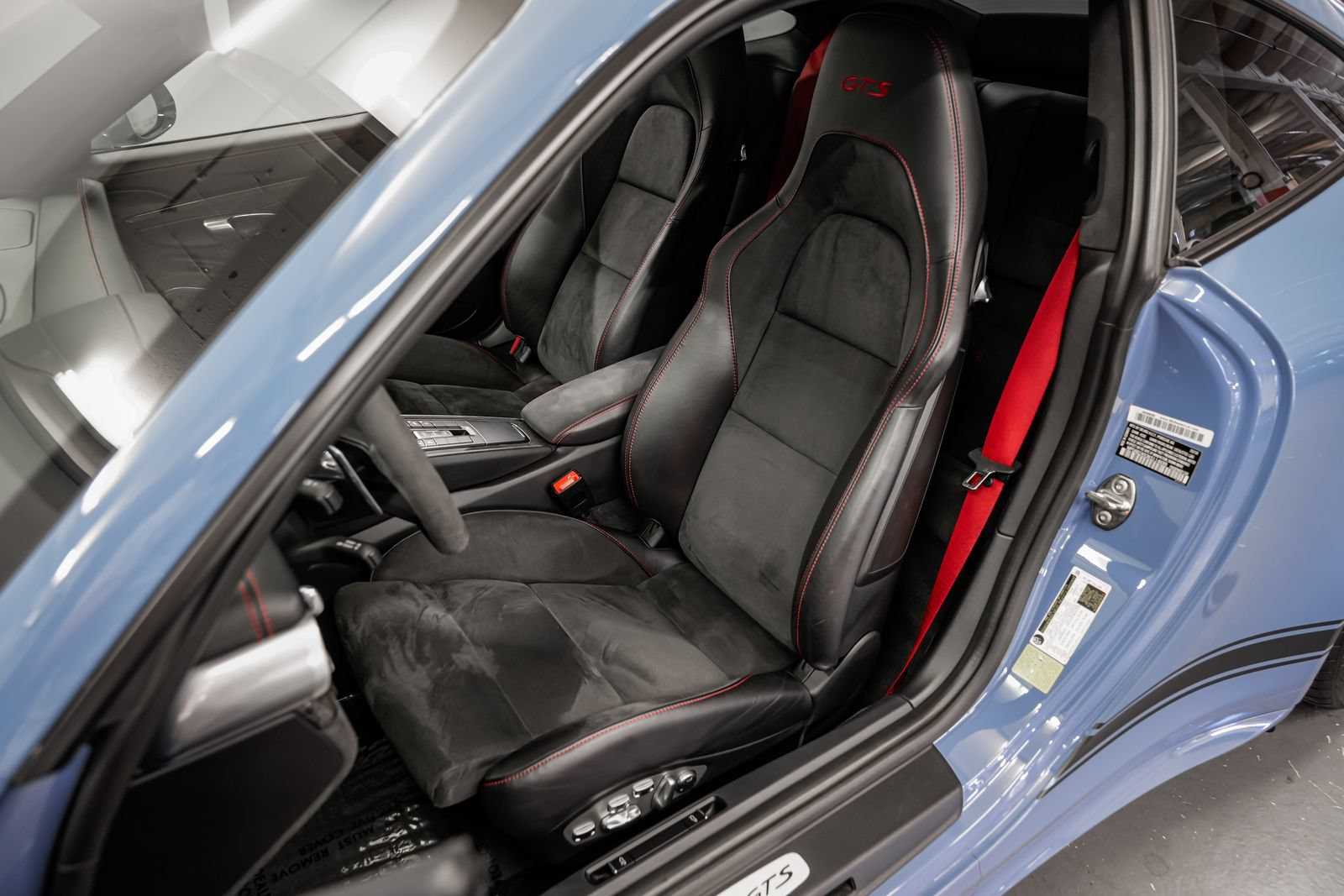 Used 2019 Porsche 911 Carrera 4 GTS AWD/4WD image 21