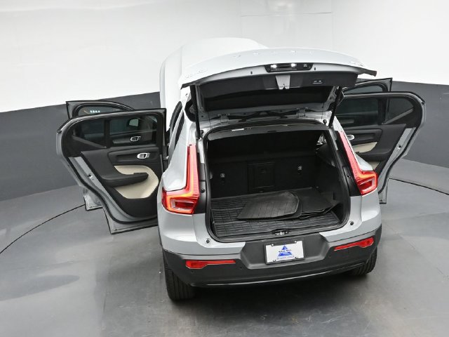 Used 2026 Volvo XC40 B5 Plus AWD/4WD image 49