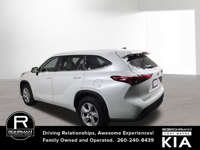 Used 2023 Toyota Highlander L image 10