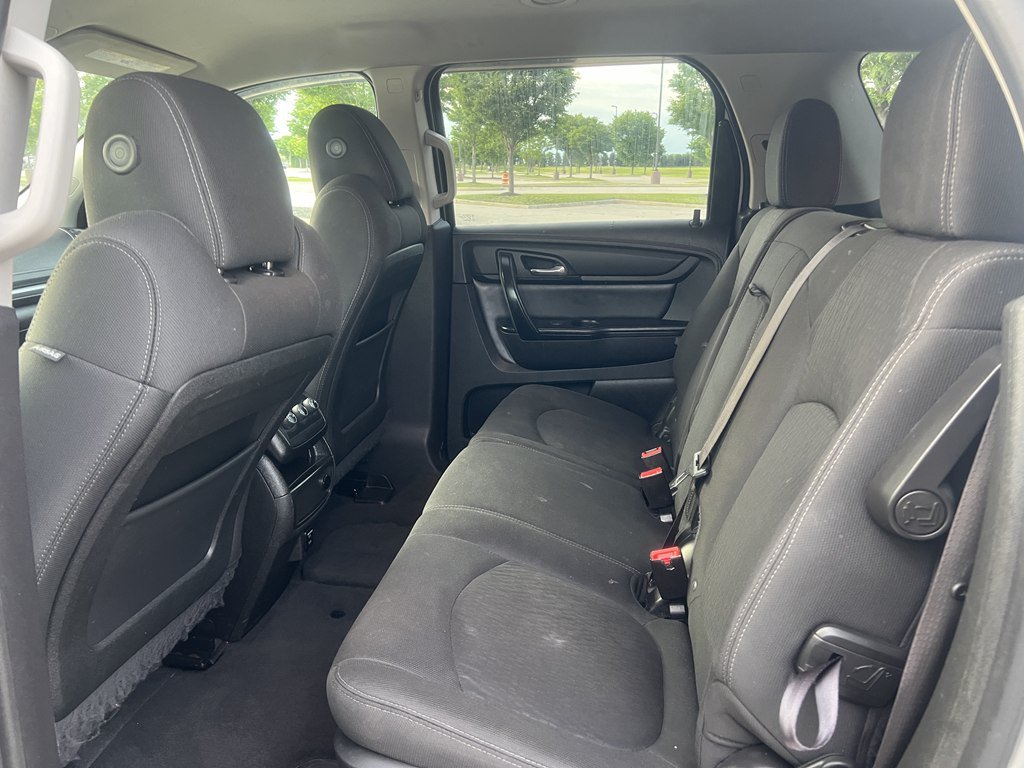 Used 2015 GMC Acadia SLE FWD image 15