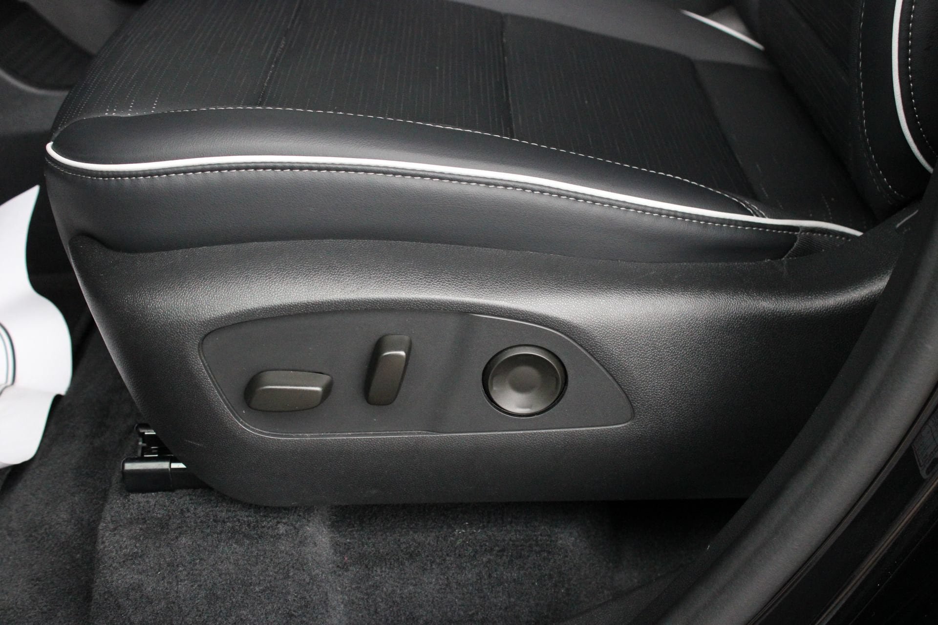 Used 2026 Buick Enclave Sport Touring AWD/4WD image 12