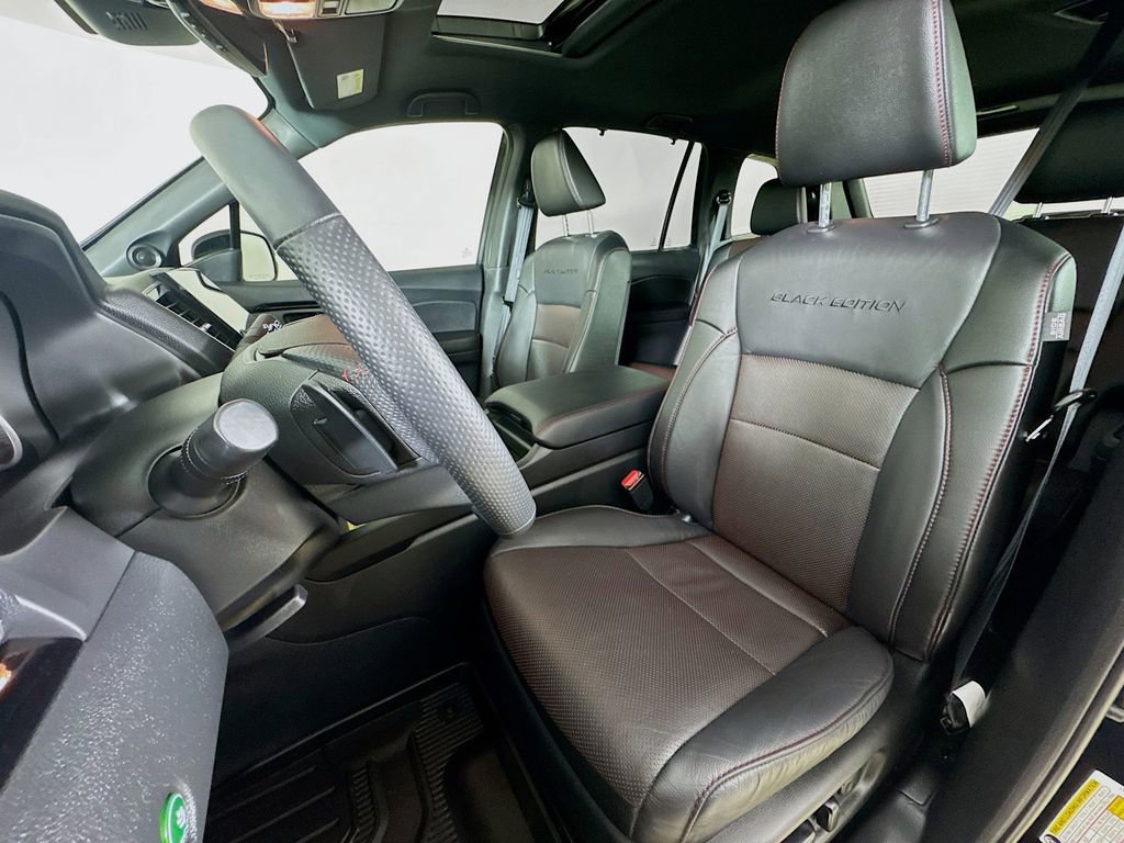 Used 2025 Honda Passport Black Edition image 12