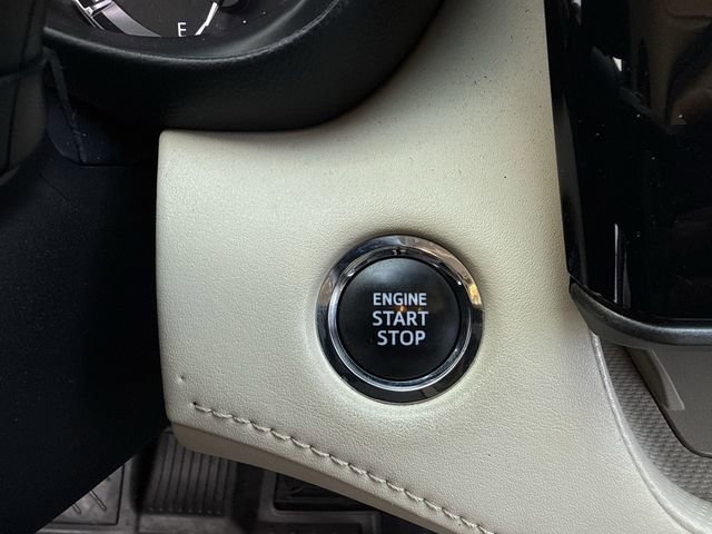 Used 2023 Toyota Highlander XLE image 25