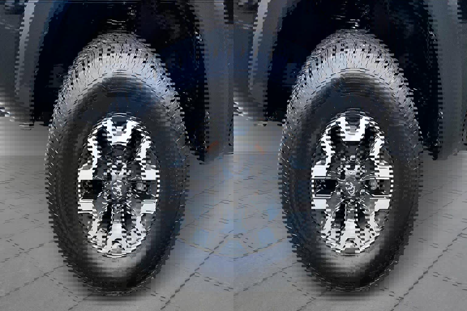 Certified 2022 Toyota Tacoma TRD Off-Road image 10