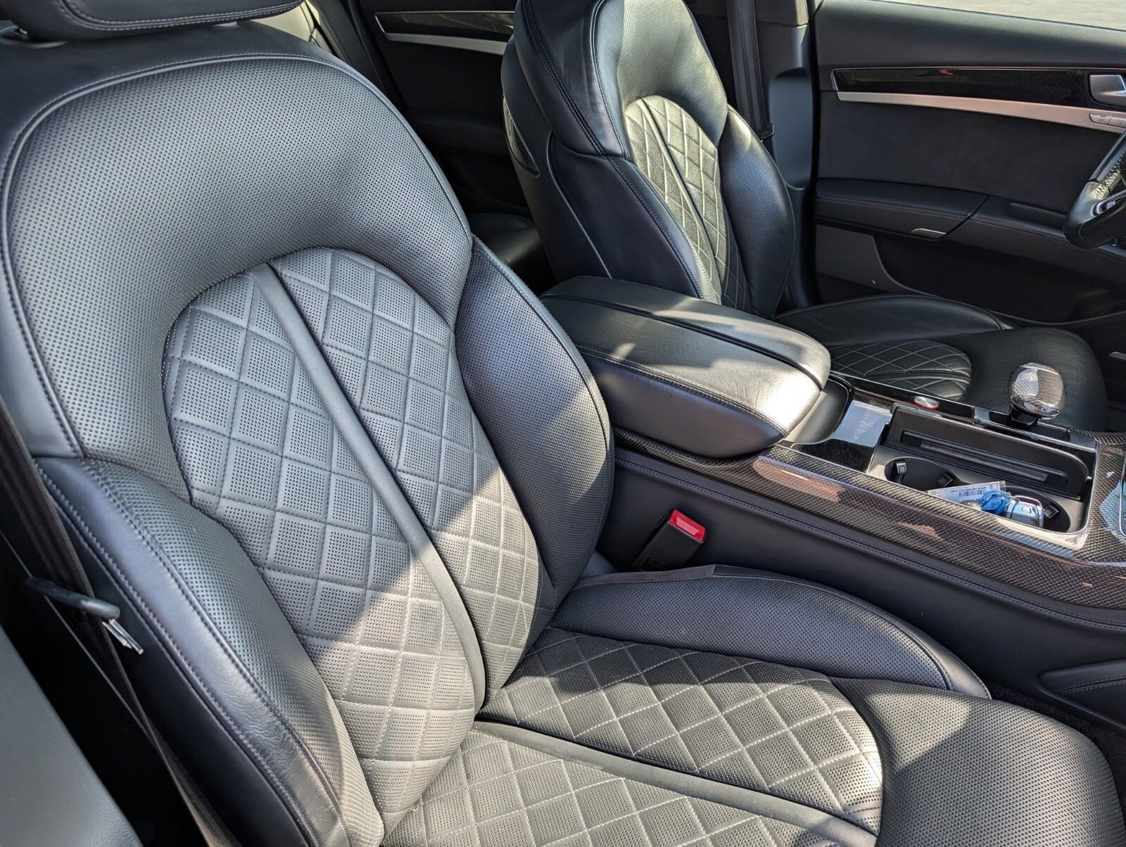 Used 2015 Audi S8 w/ S8 Cold Weather Package image 24